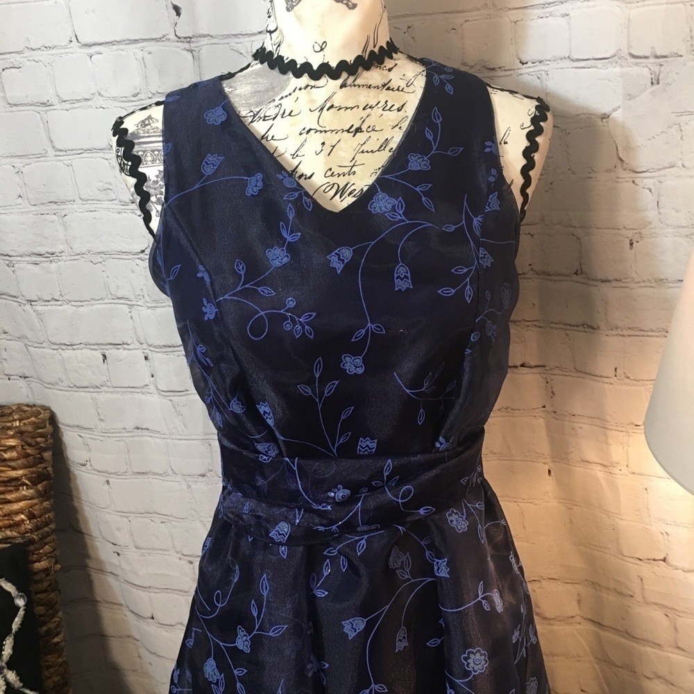 Beautiful Kids sleeveless formal dress - Picture 2 of 11